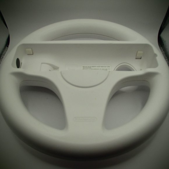 Mario Kart Steering Wheel for Nintendo Wii White - Picture 1 of 5